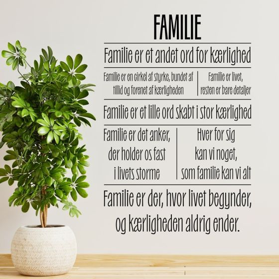 Familie - er et andet ord for kærlighed wall sticker. Flot vægklistermærke til hjemmet.