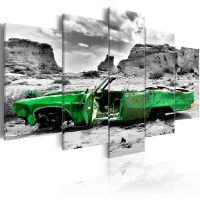 Green retro car at Colorado Desert canvas print - flot billede på lærred