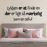 Lykken er at finde en der er lige så mærkelig wall sticker. Flot vægklistermærke til hjemmet.