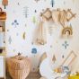 Små træ wall sticker. Flot vægklistermærke i pastel farver til baby eller barne værelset.